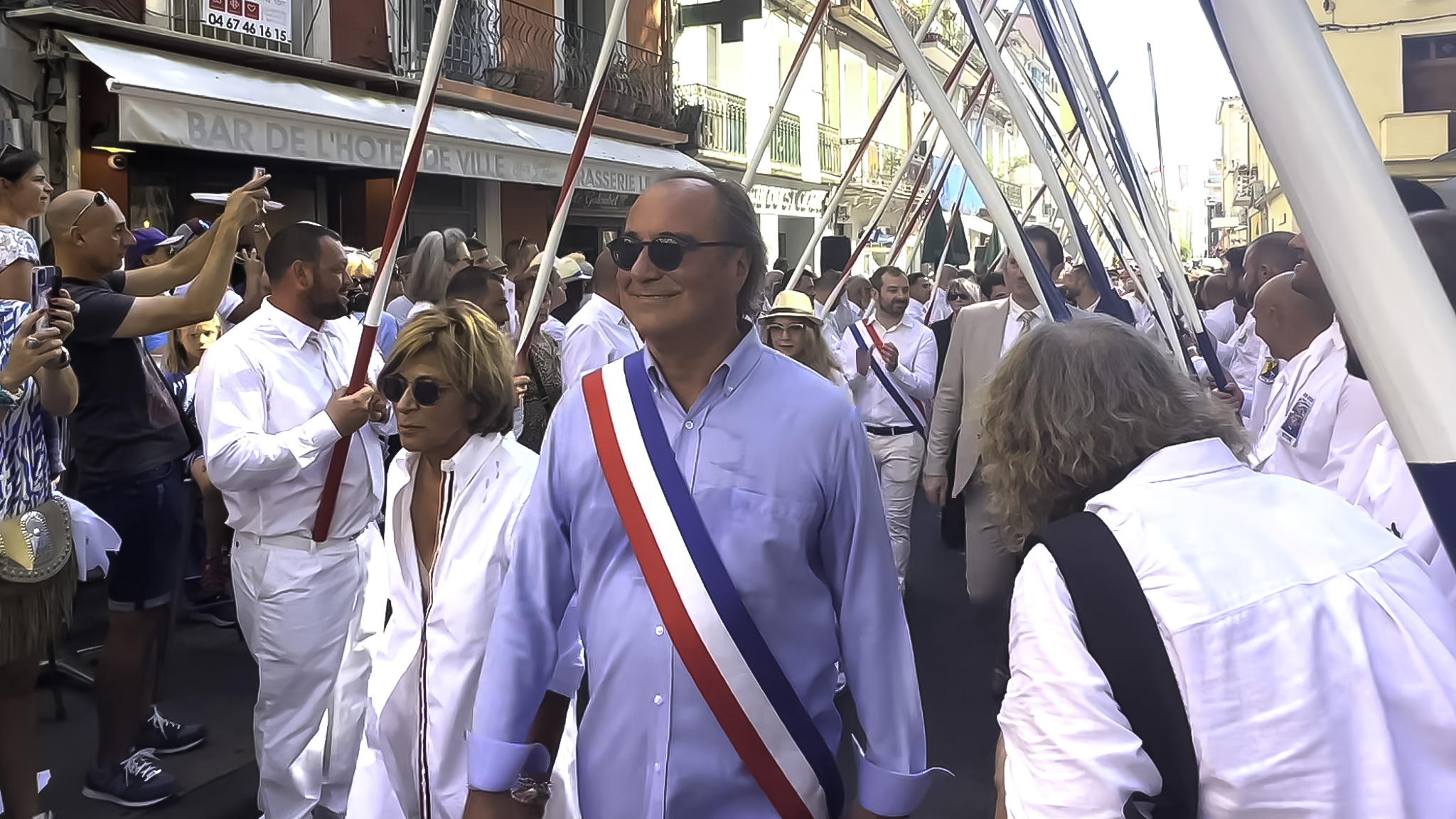 François Commeinhes en écharpe tricolore - Photo - PLURIELLE INFO