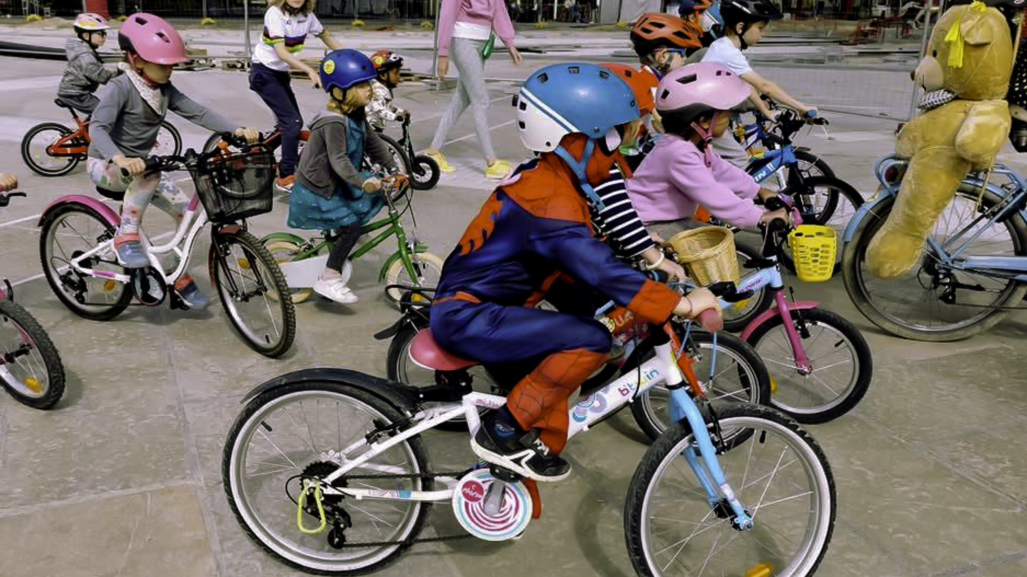 Vélorution des enfants illustration - Photo - Vélocité