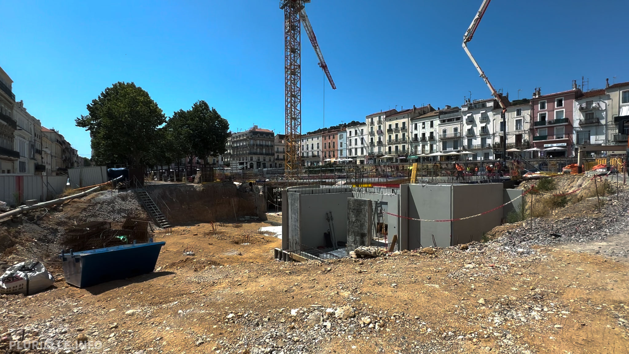 Travaux toujours en cours place Aristide Briand Sète - Photo - PLURIELLE INFO