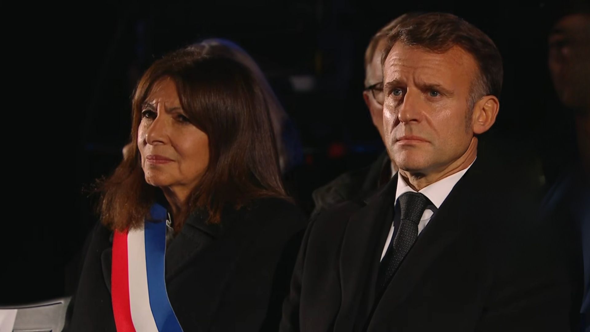 Hommage aux victimes des attentats du 13 novembre 2015 Anne Hidalgo et Emmanuel Macron - Photo - DR