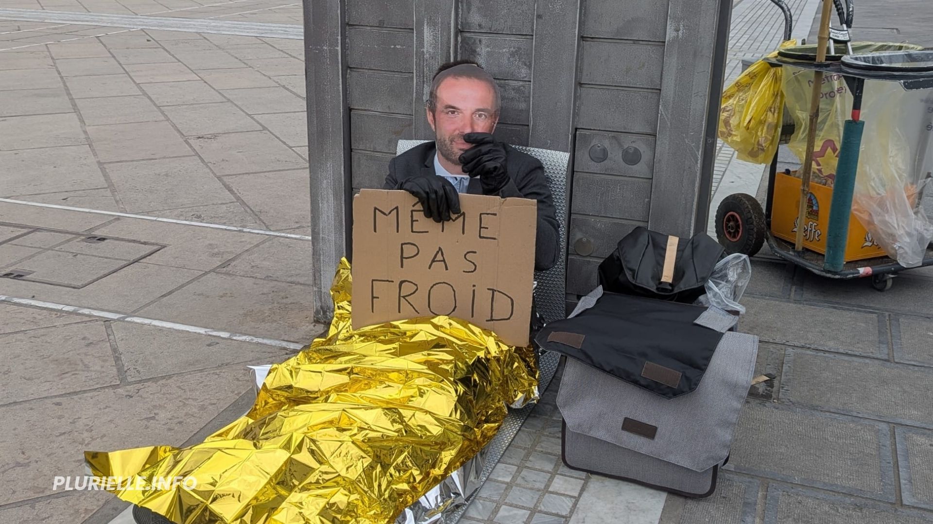 Michaël Delafosse à la rue Happening du 21 janvier 2026 pour sensibiliser au sans-abrisme - Photo - Manon Pichon