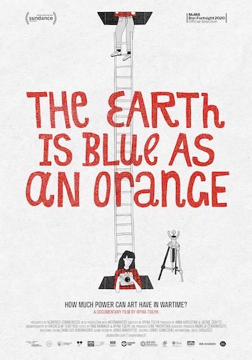 Affiche du film The earth is blue as an orange