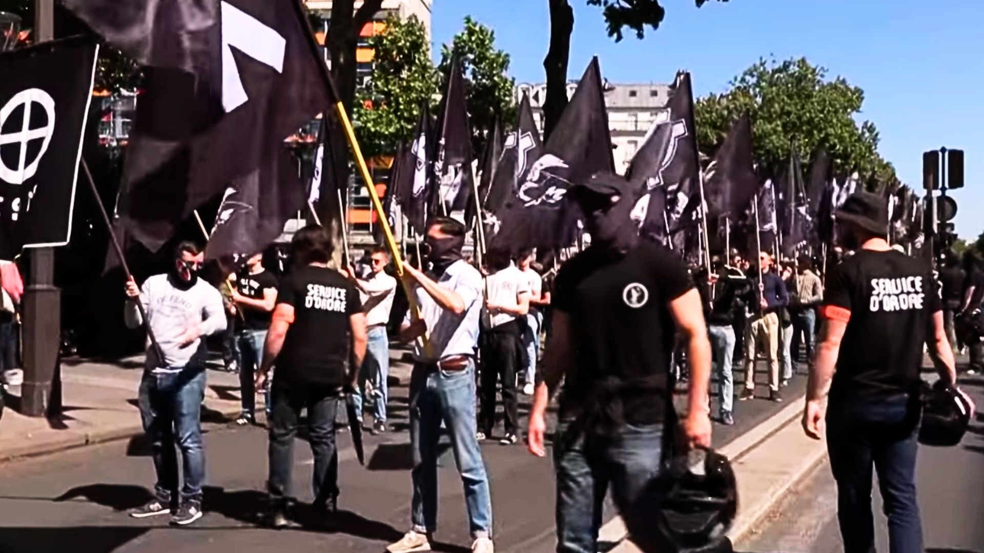 Défilé de militants d'ultradroite Paris mai 2025 - Photo - StreetPress