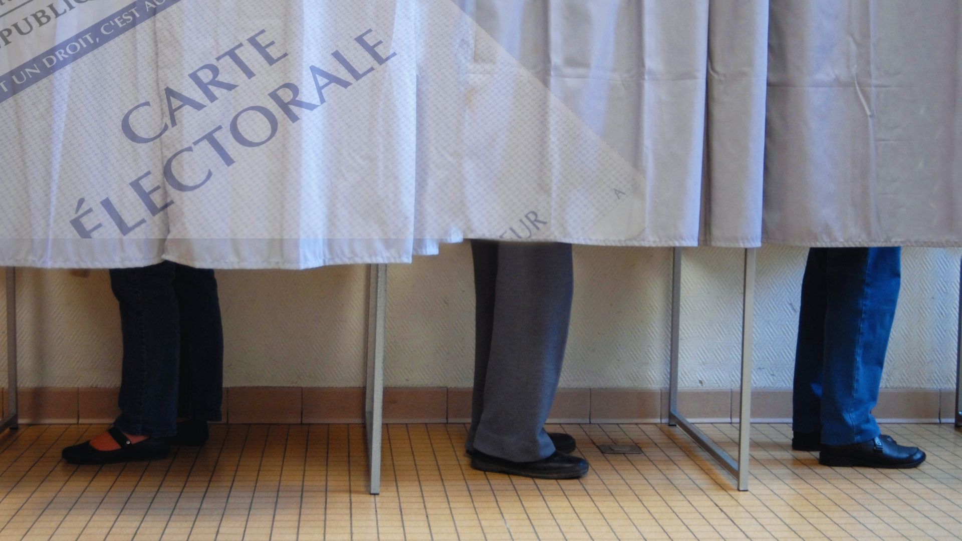 Élections isoloirs illustration - Photo - LAB_ PLURIELLE INFO