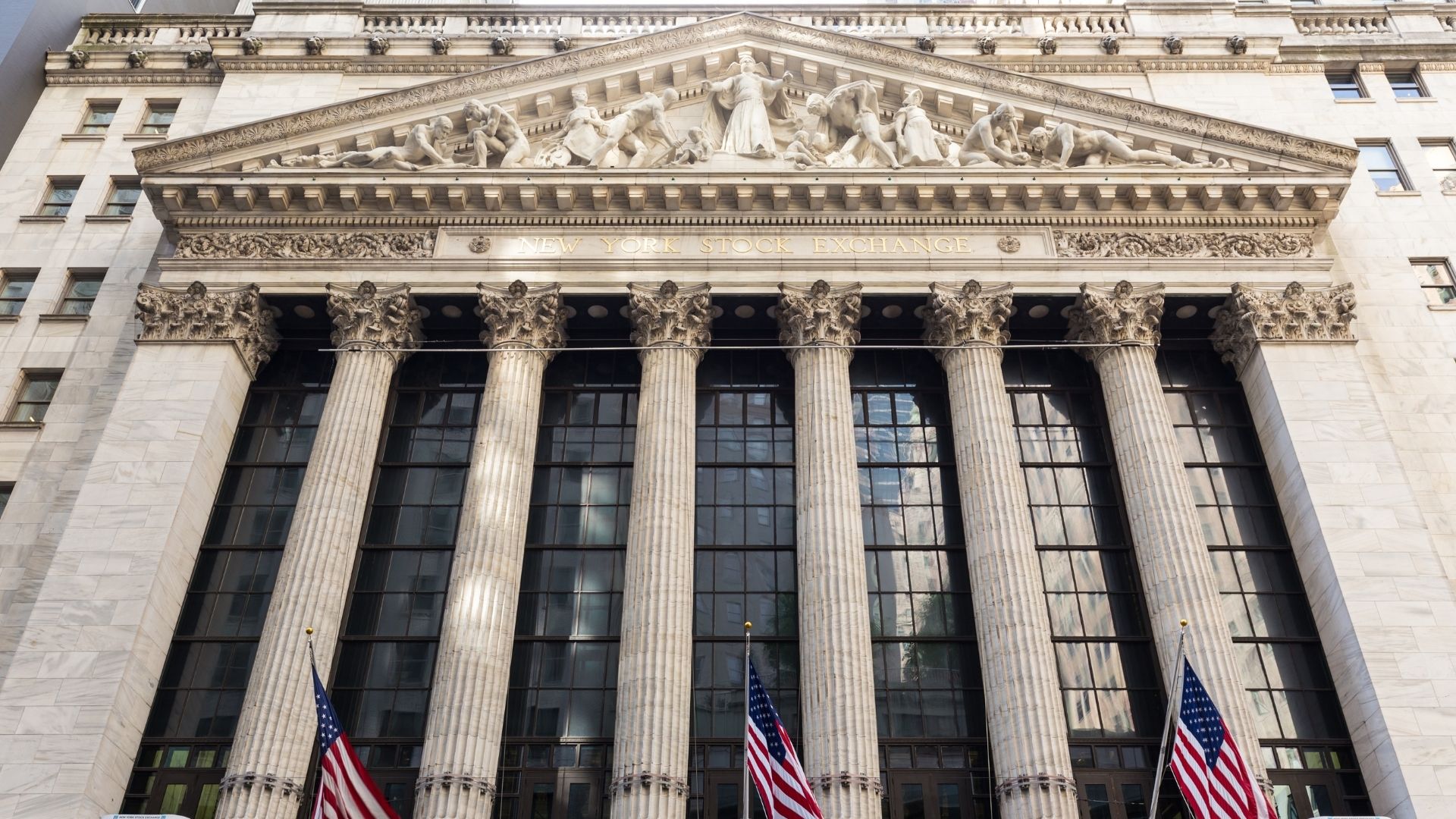 Wall street lower Manhattan - Photo - DR Kasto