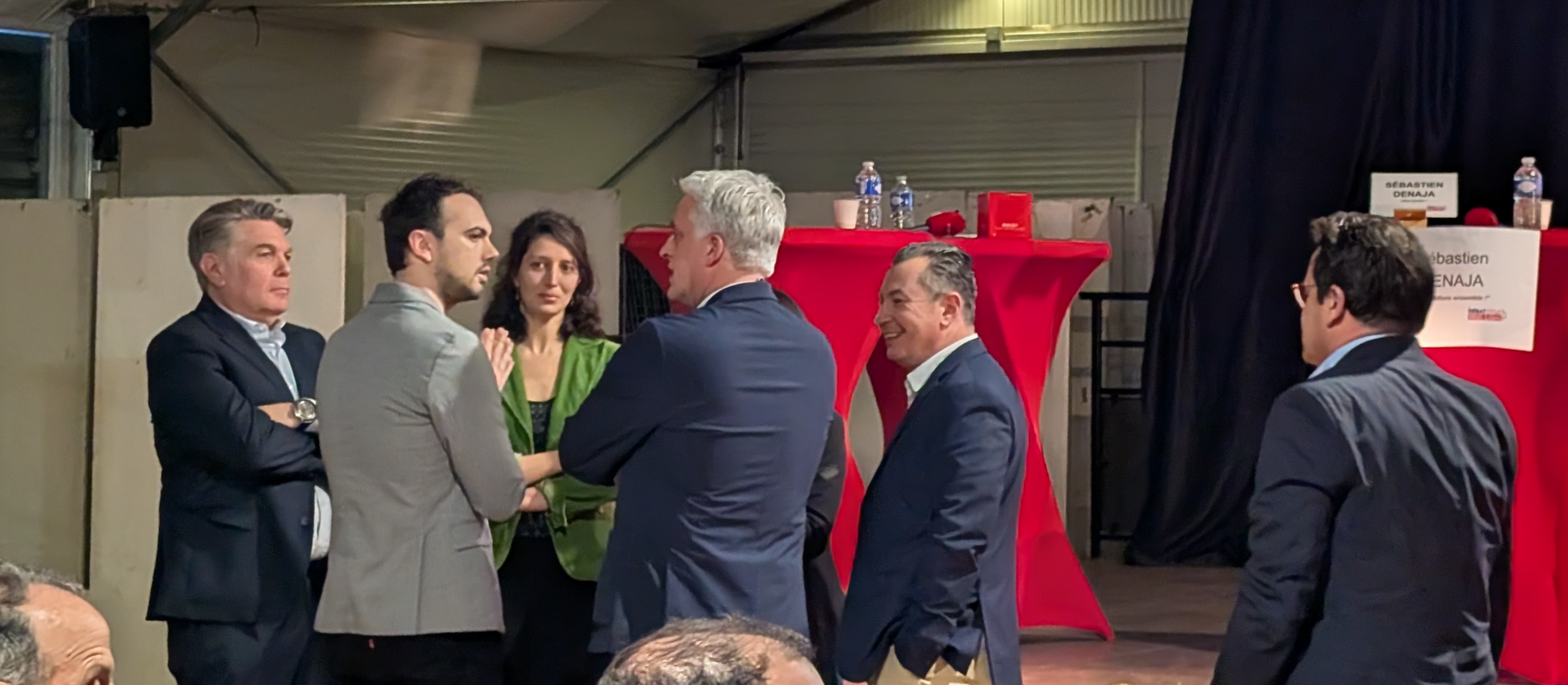 Les têtes de listes lors du débat salle Brassens - Photo - PLURIELLE INFO