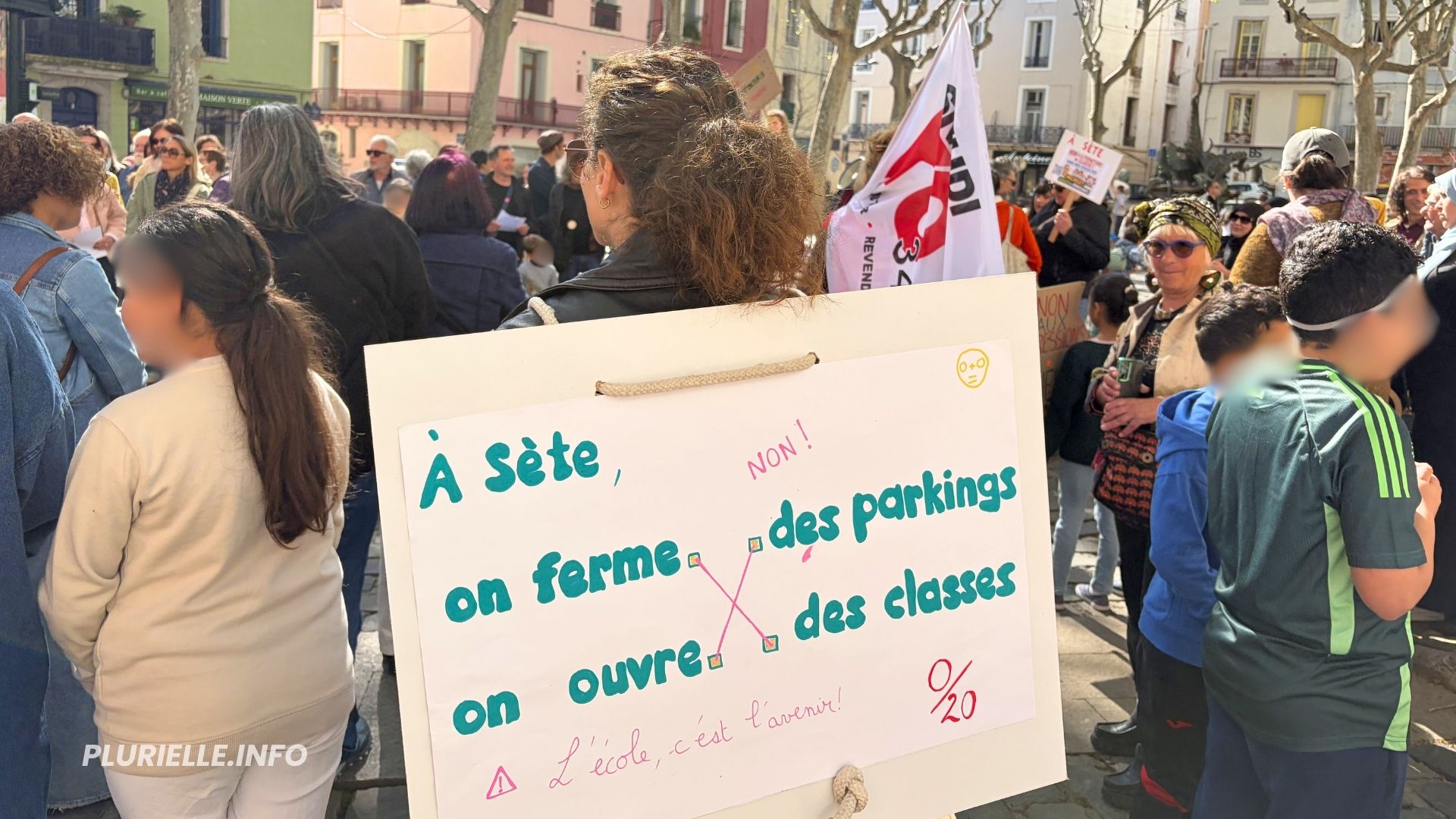 Sète mobilisation pour sauver l'école - Photo - IG PLURIELLE INFO