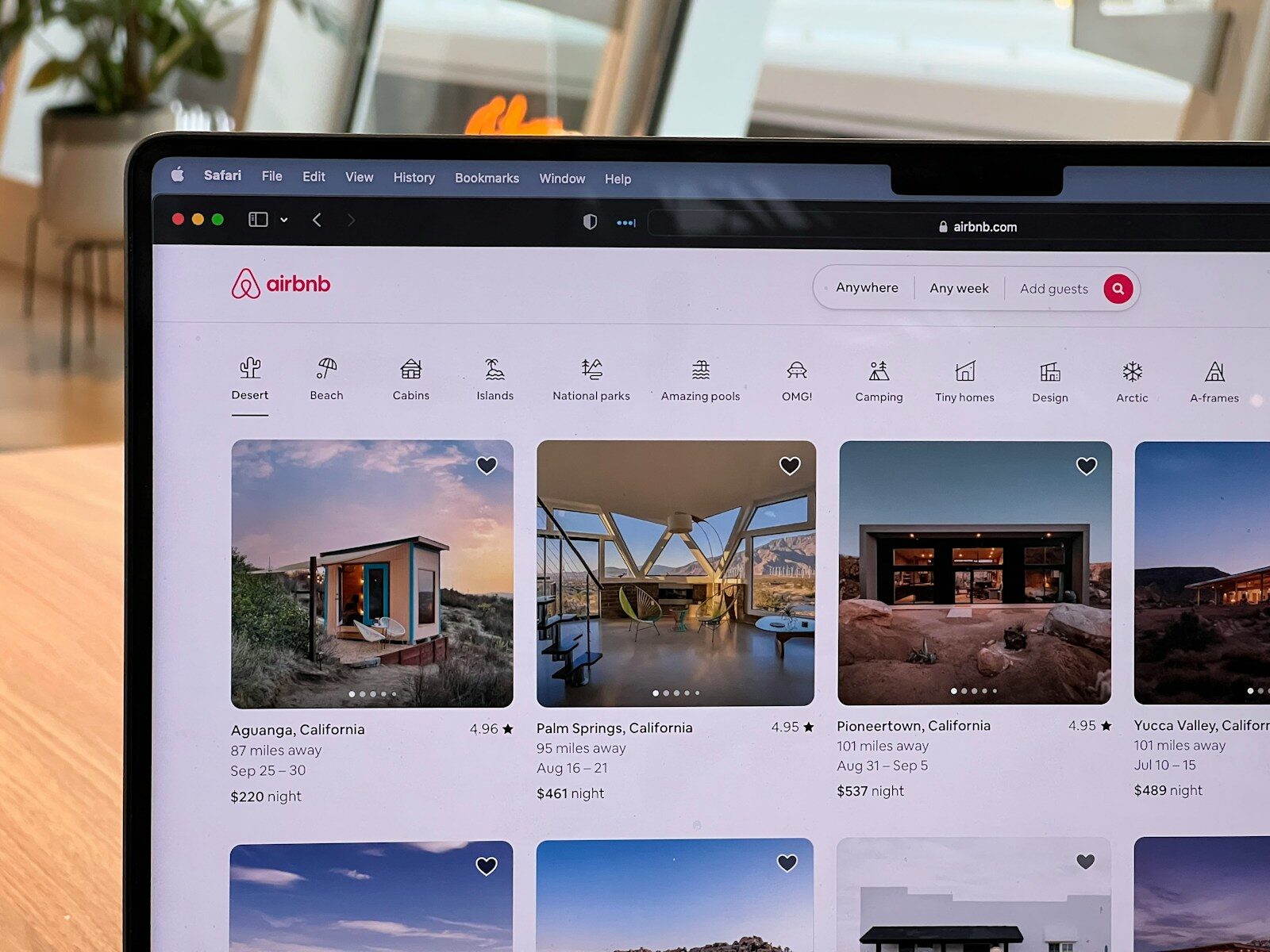 User interface, application airbnb - Photo - Oberon Copeland