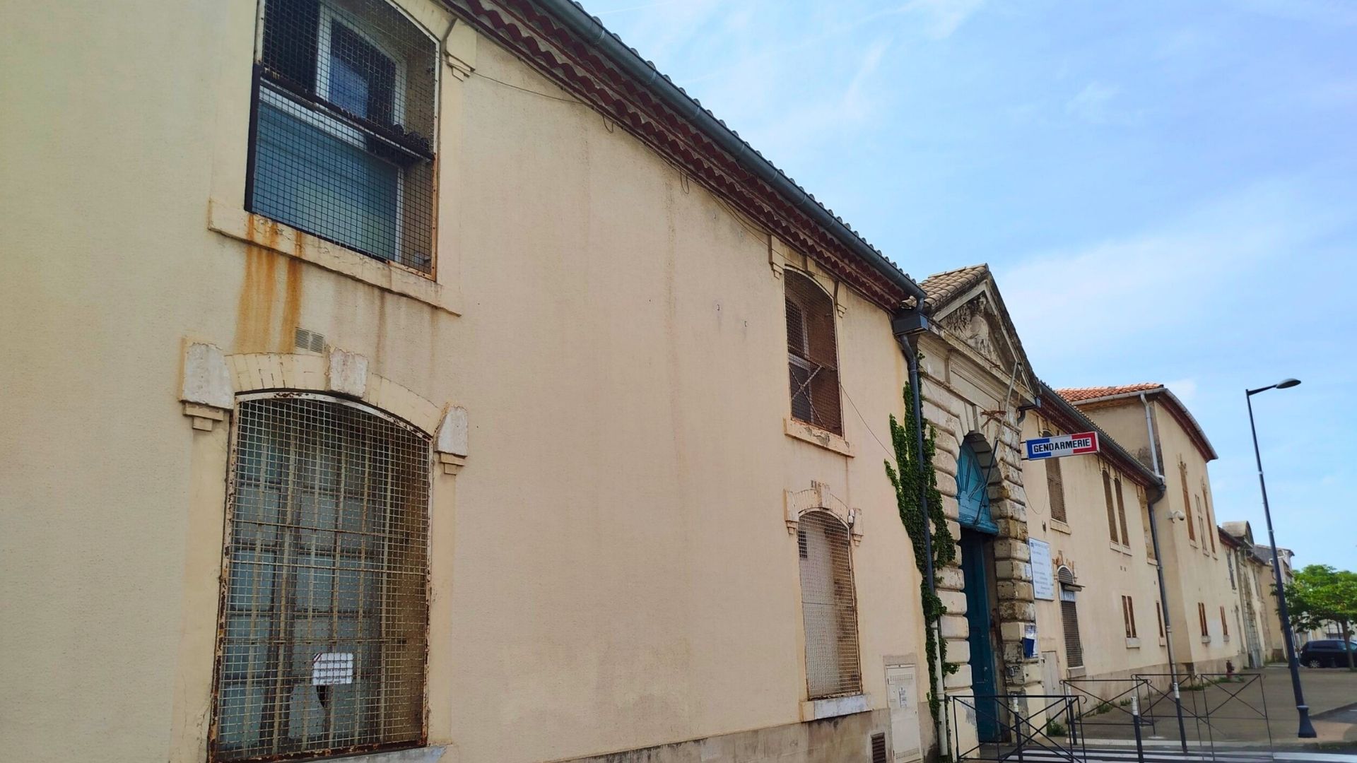 Lunel, Caserne Vauban - Photo - LF PLURIELLE INFO