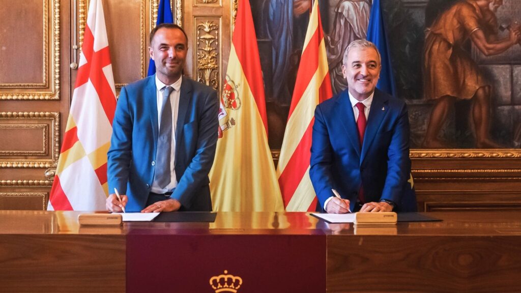 Delafosse et Collboni signature d'une déclaration commune pour réclamer l’accélération de la LGV entre Montpellier et Barcelone - Photo - DR Ville de Barcelone