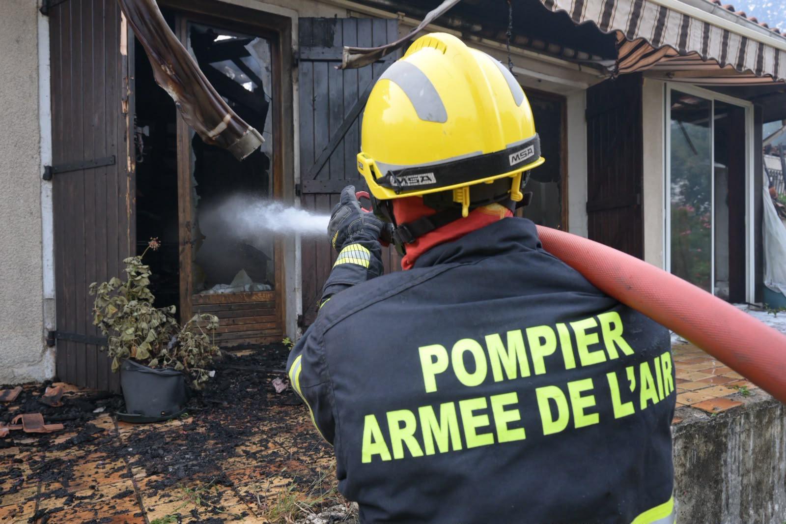 Gironde Sapeur pompier en action - Photo - DR armée de l'air 2026