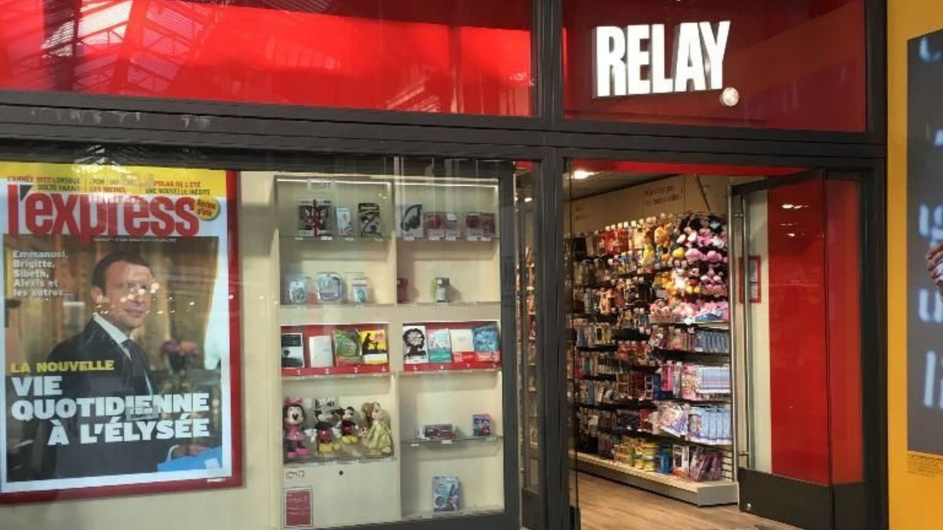 Relay vitrine - Photo - DR Xionis
