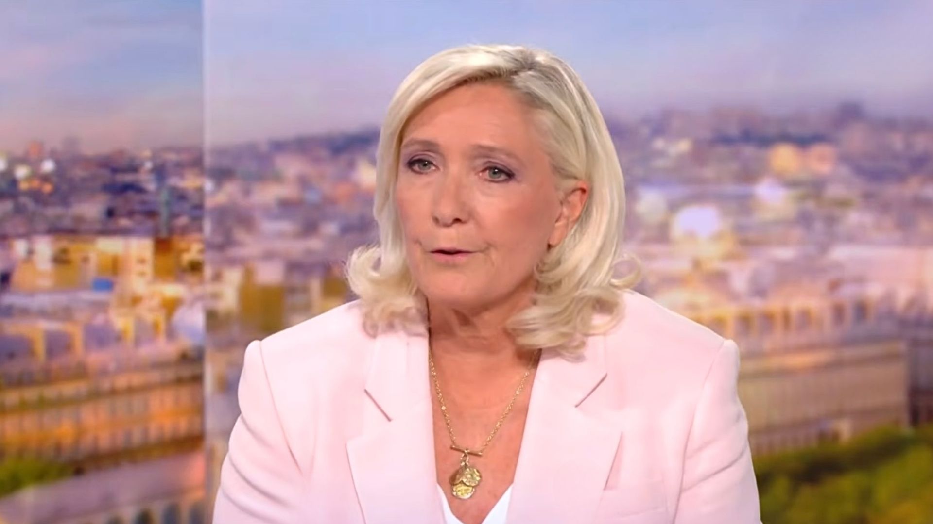 Marine Le Pen sur le plateau du 20h de TF1 juillet 2026 - Photo - DR TF1