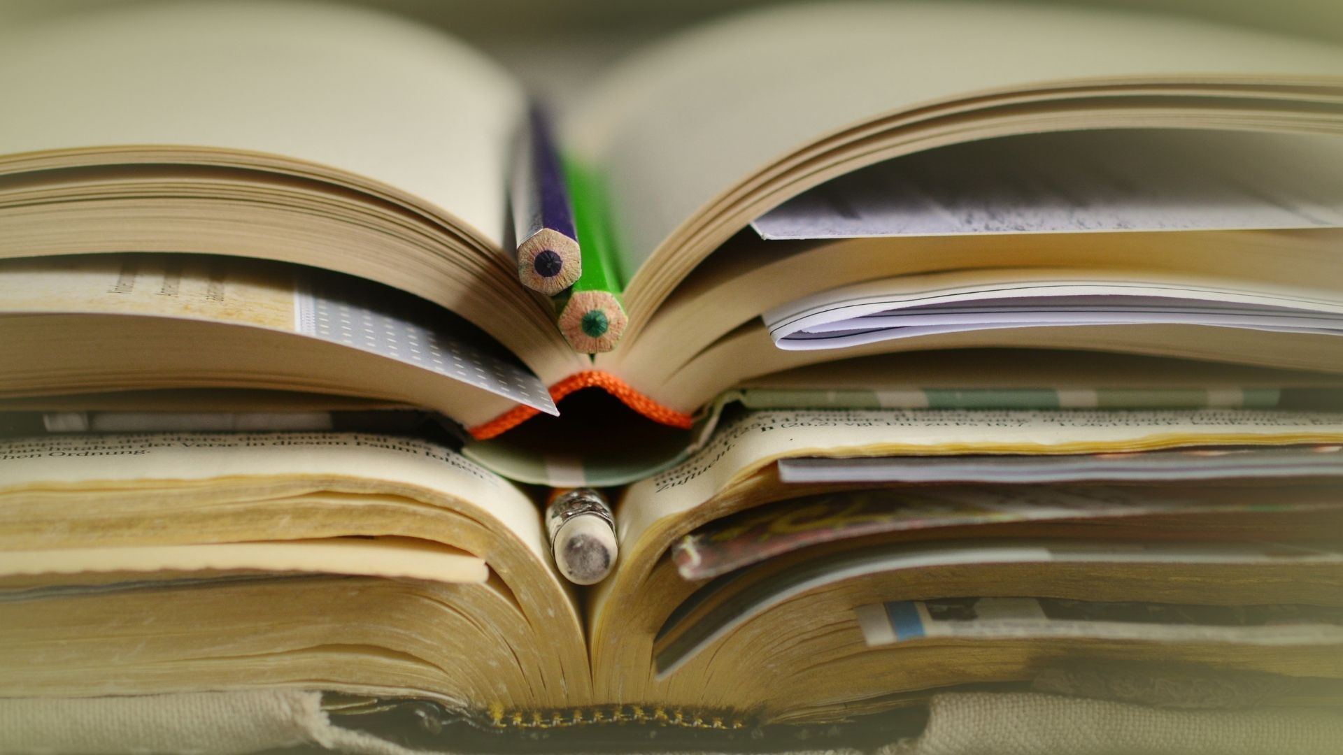 Littérature, notes, analyse et lecture - Photo - LAB_ PLURIELLE INFO