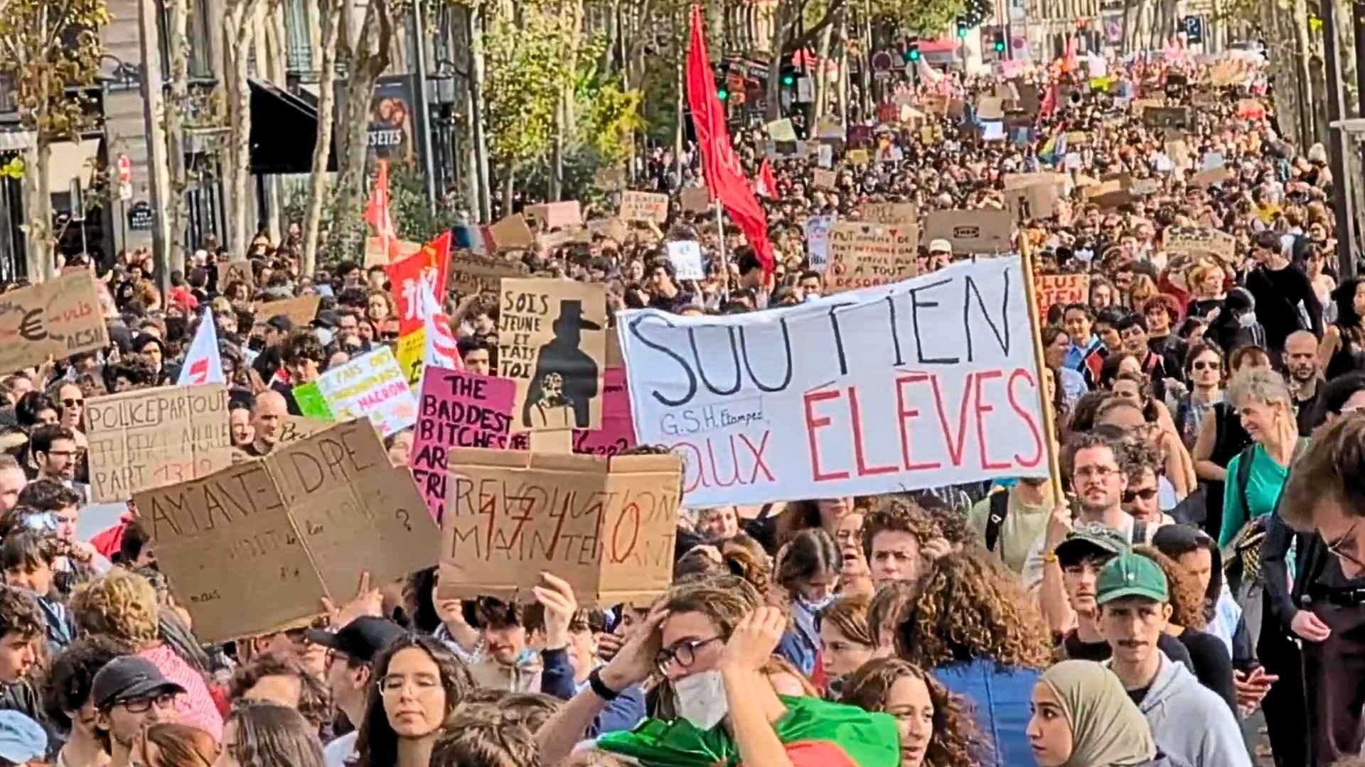 Paris 13 octobre entre l'Hotel de ville et la Place Vauban - Photo - Luc Auffret